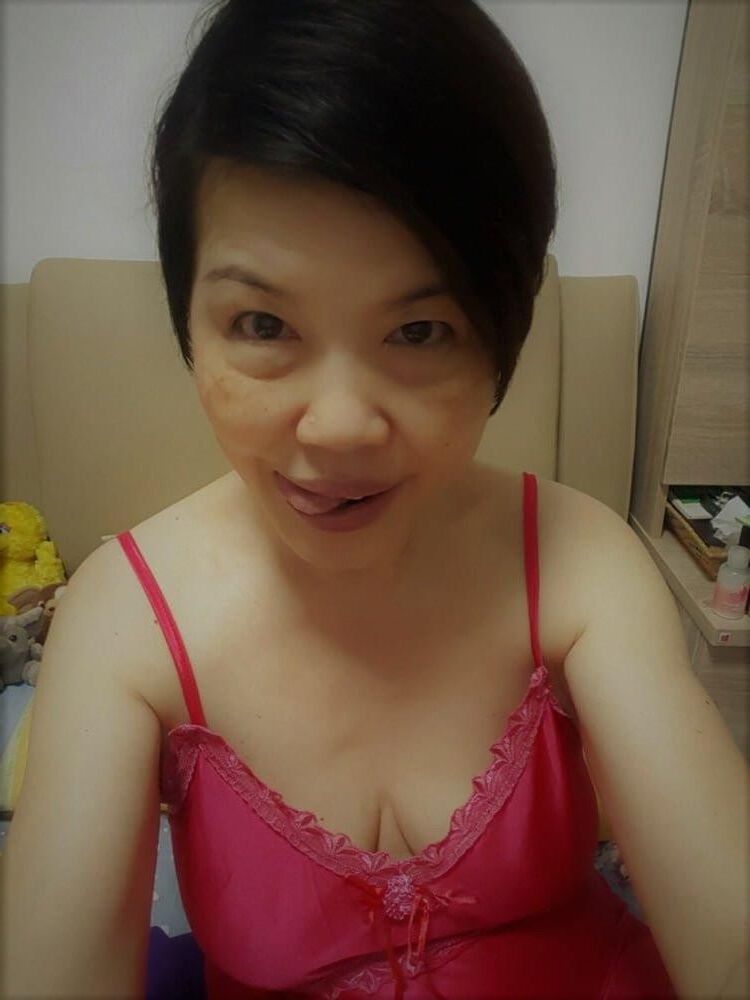 sexy Japanese milf slut Phyllis
