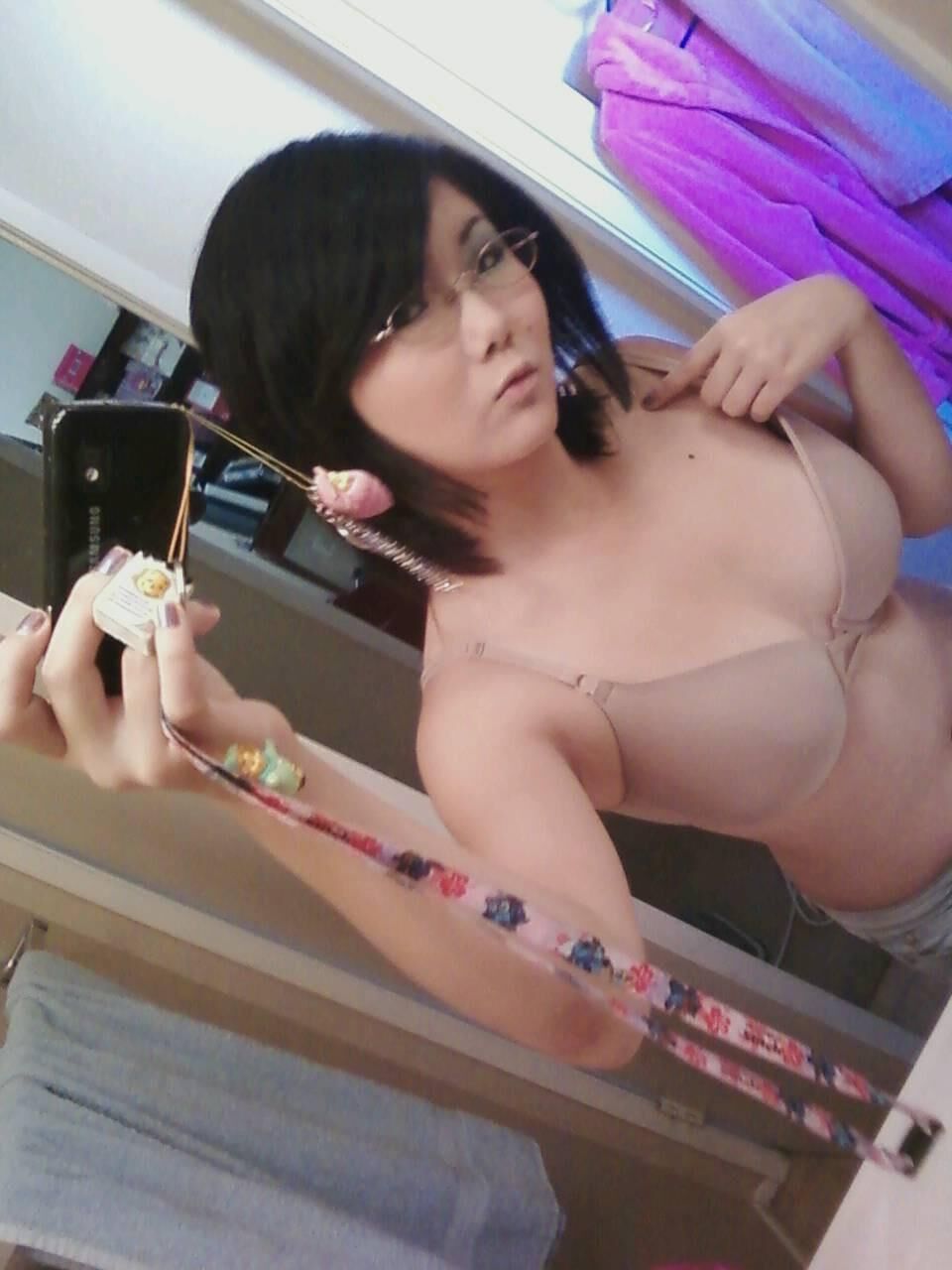 Busty Asian selfie nudes