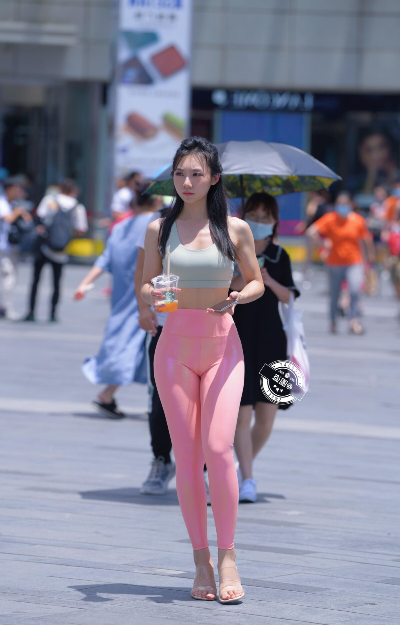 アジアの率直な女性