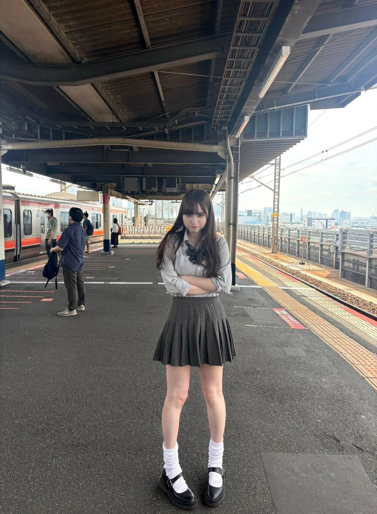 なしヌード：日本人の女の子