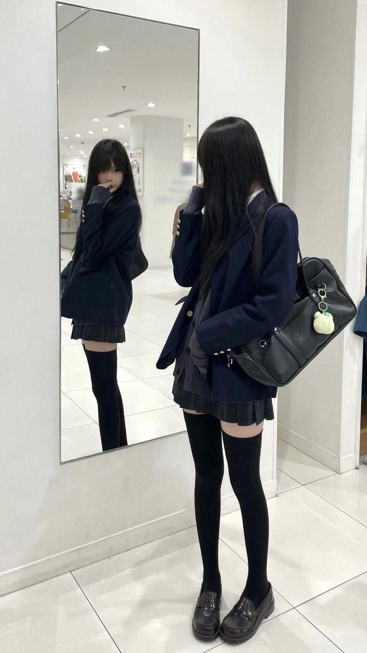 なしヌード：日本人の女の子