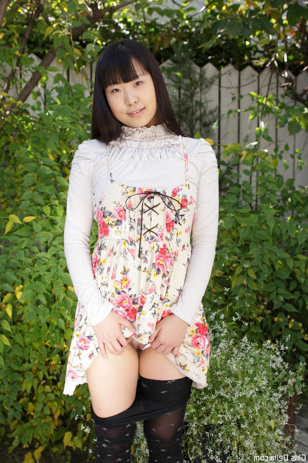 アジアの美しさカリン私は初めてヌード