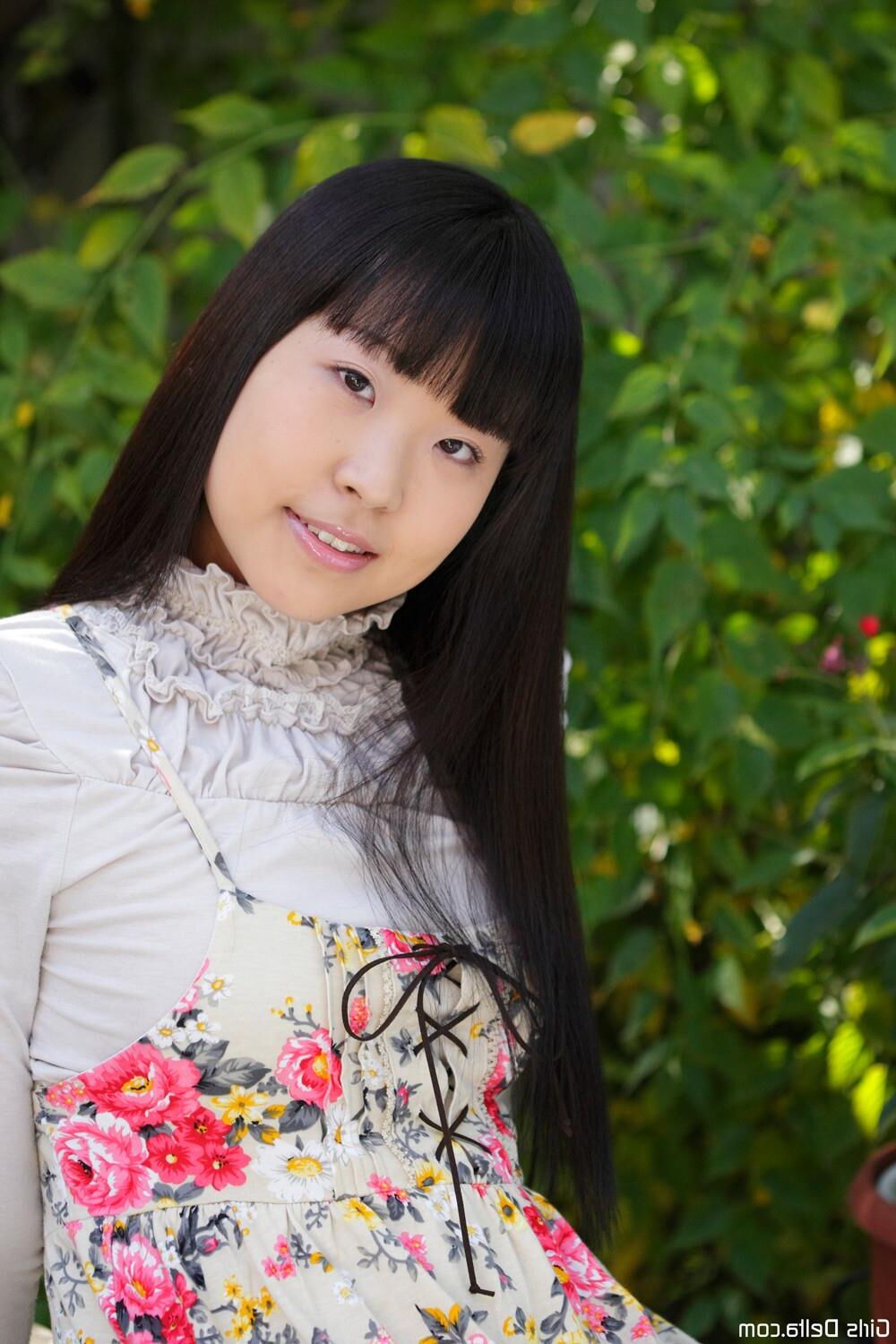 アジアの美しさカリン私は初めてヌード