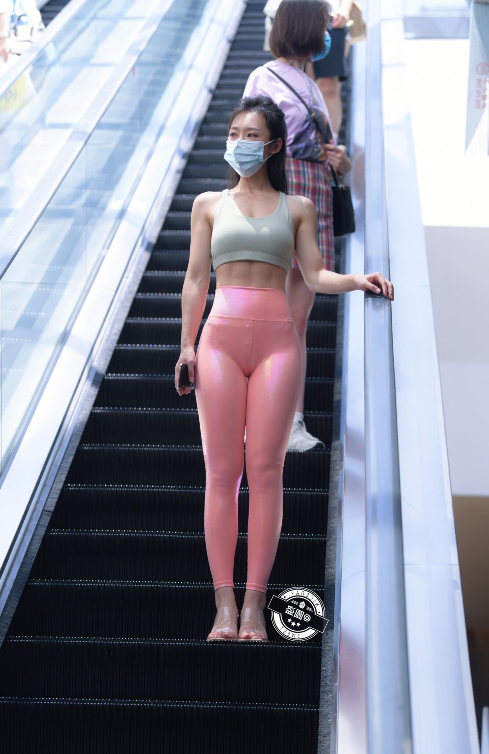 アジアの率直な女性