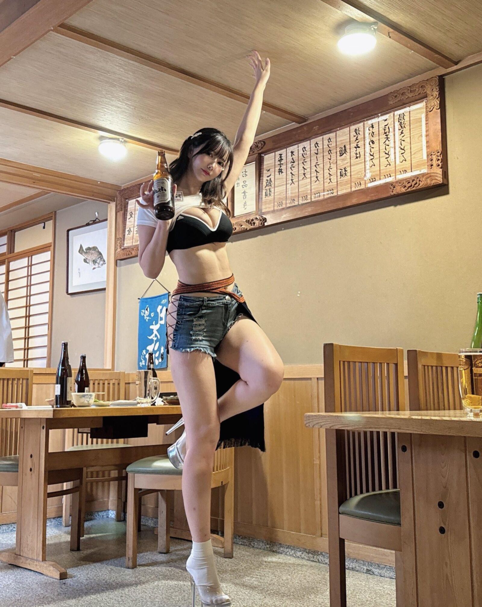 なしヌード：日本人の女の子