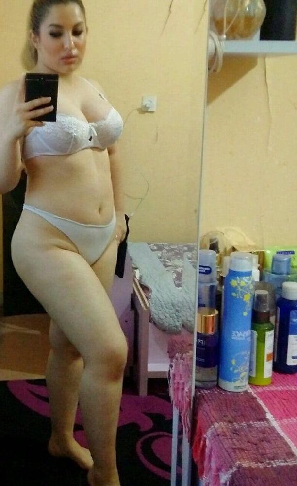 iranian horny housewife
