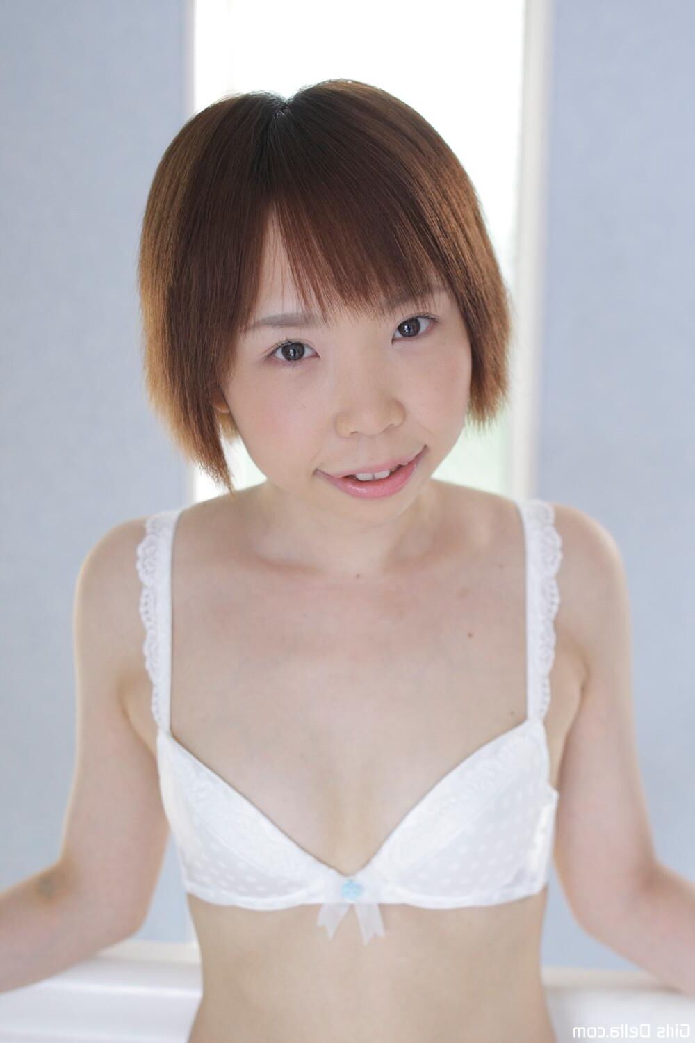 Asian Beauties Miu H First Time Nude