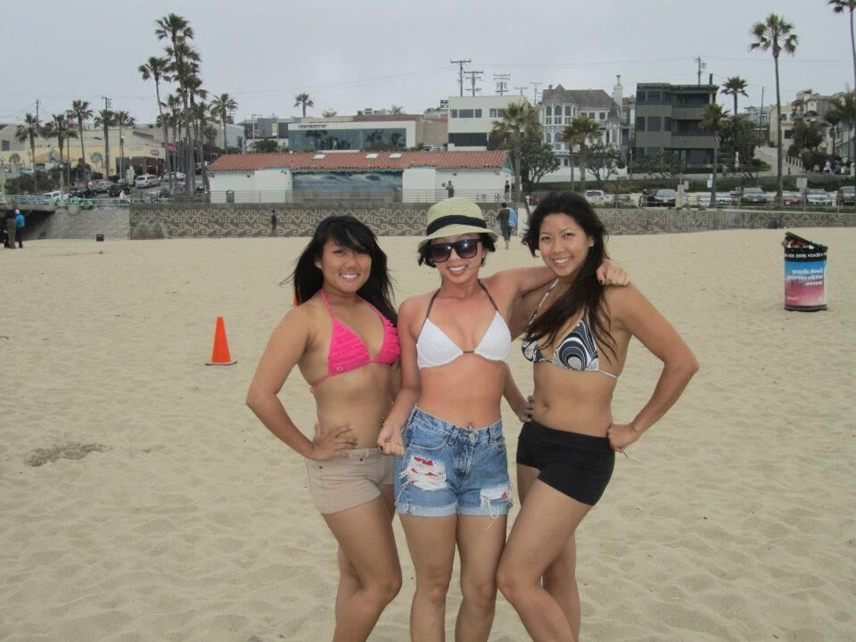 Asian bikini slut with her friends