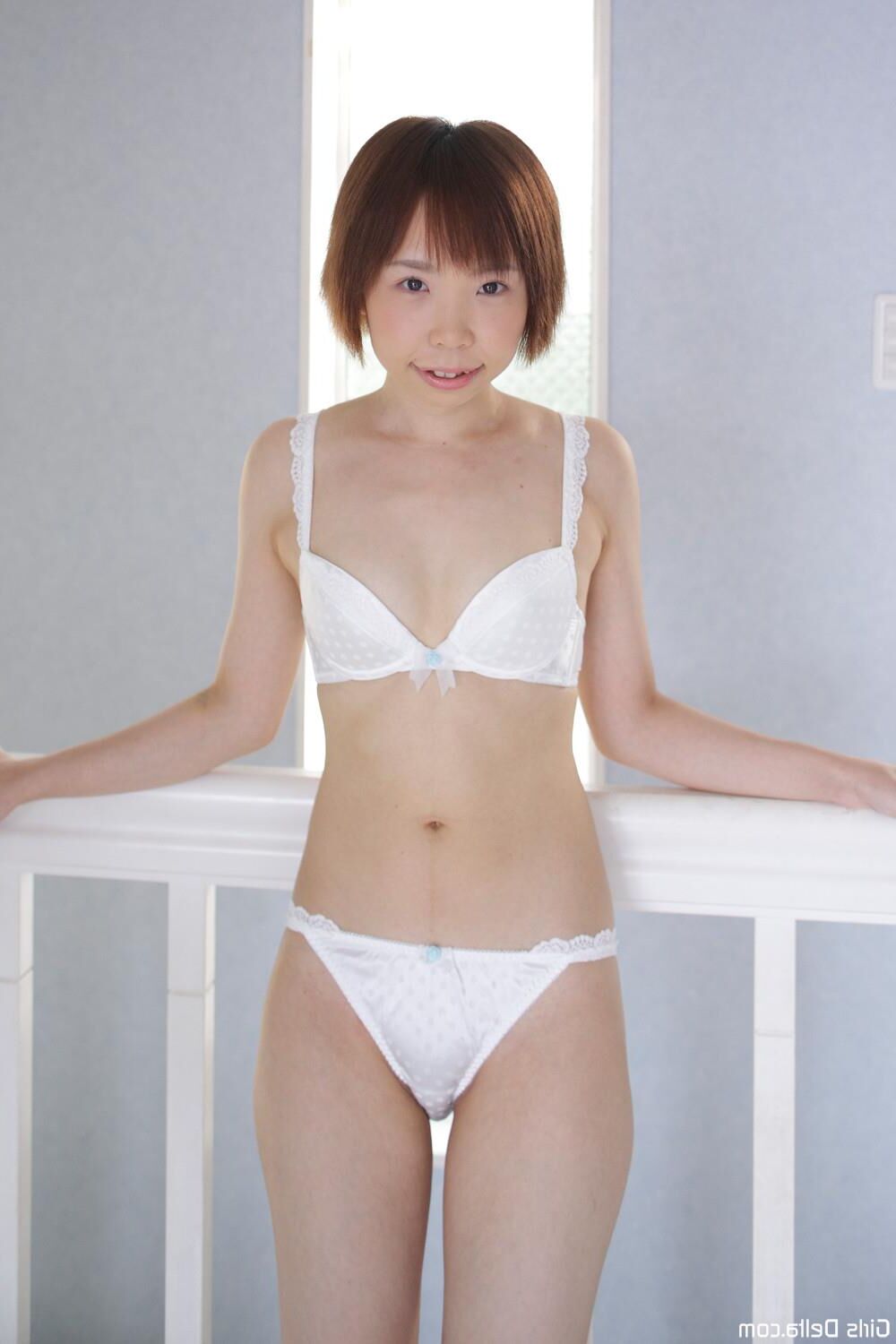 Asian Beauties Miu H First Time Nude