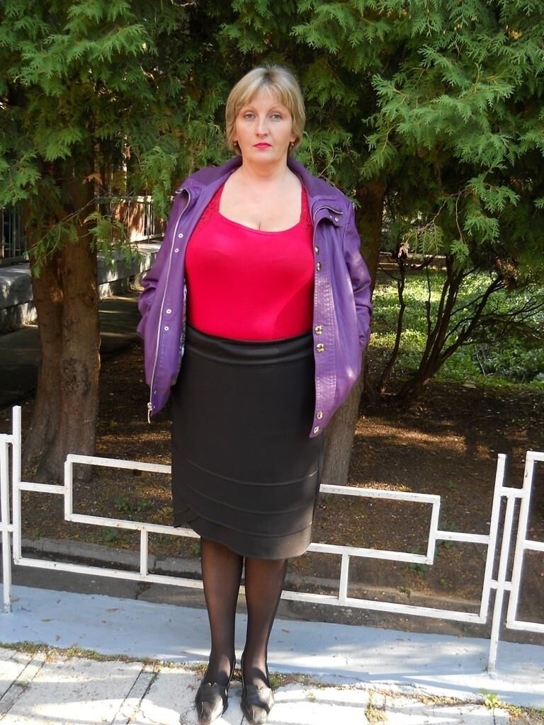 BBWロシア医学ドクターナタリアには巨大なおっぱいがあります