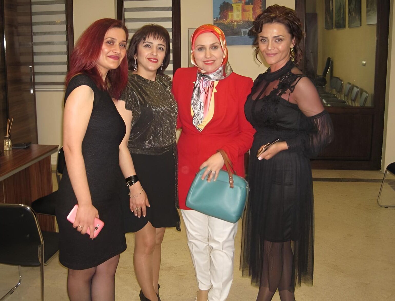 VINTAGE TURKISH HIJAB SEXSI PHOTO 