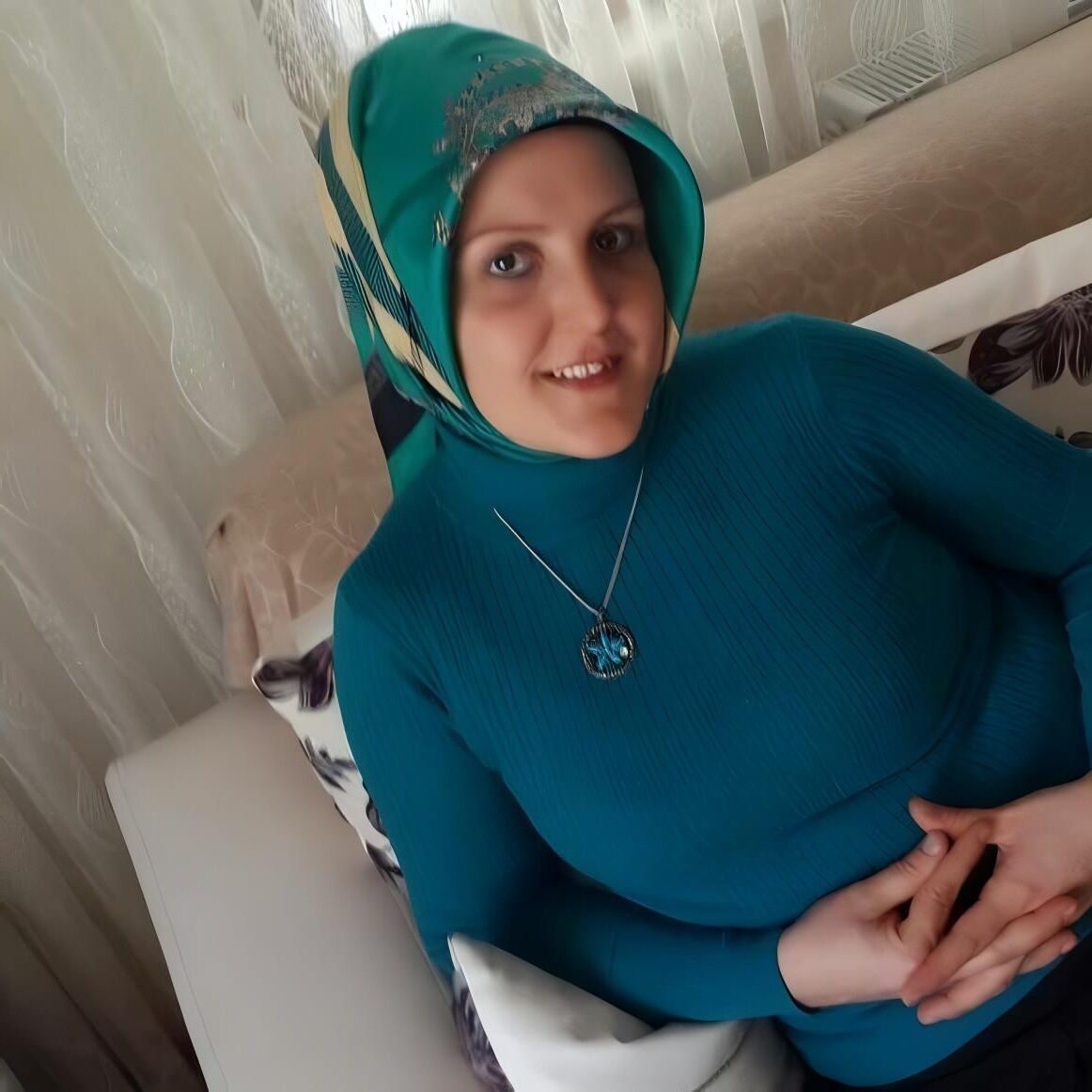 VINTAGE TURKISH HIJAB SEXSI PHOTO 