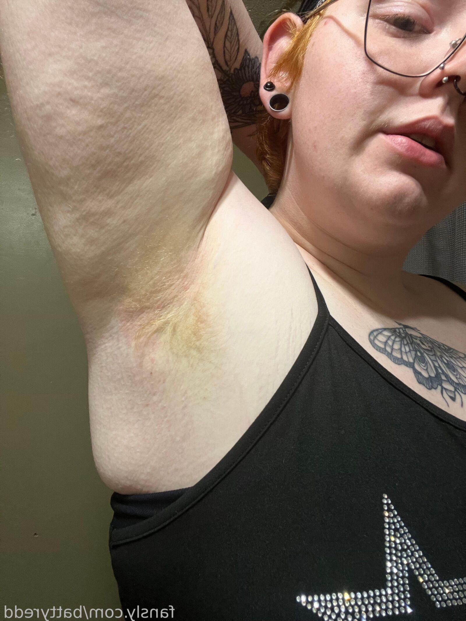Batty énorme cul gros seins roux poilue bbw fille mixtes