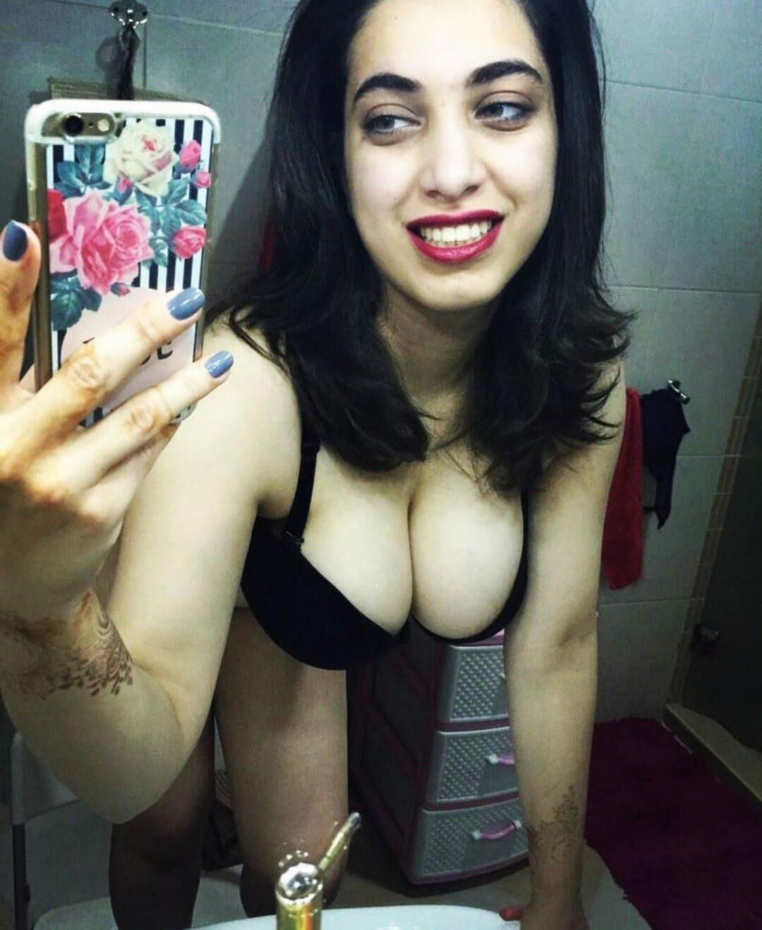 Stunning Middle Eastern Hoes (Arabs All Nude Amateurs)
