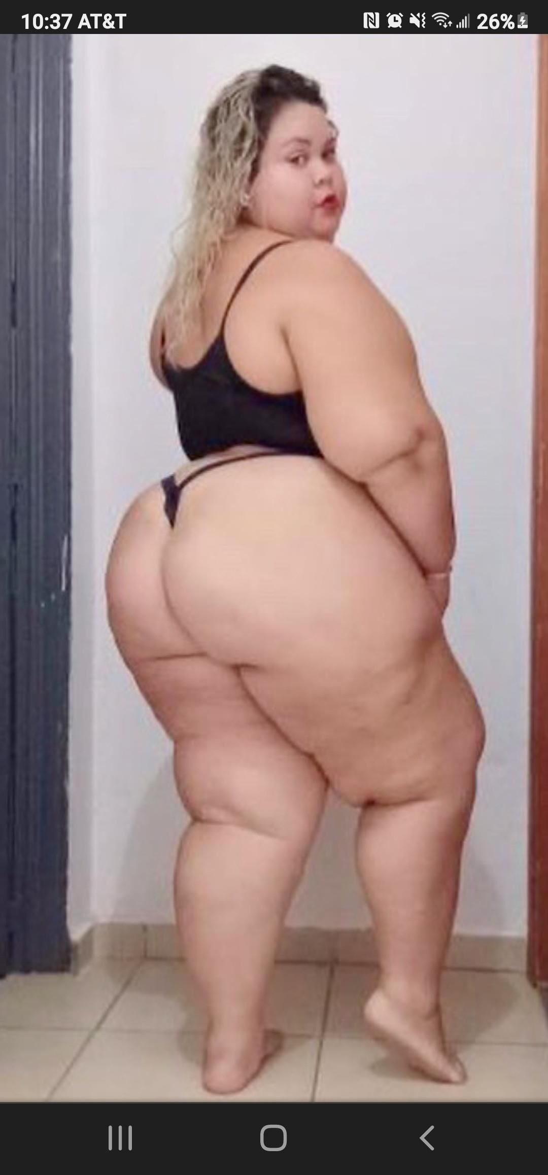 Latinas eu iria cavar fundo e duro