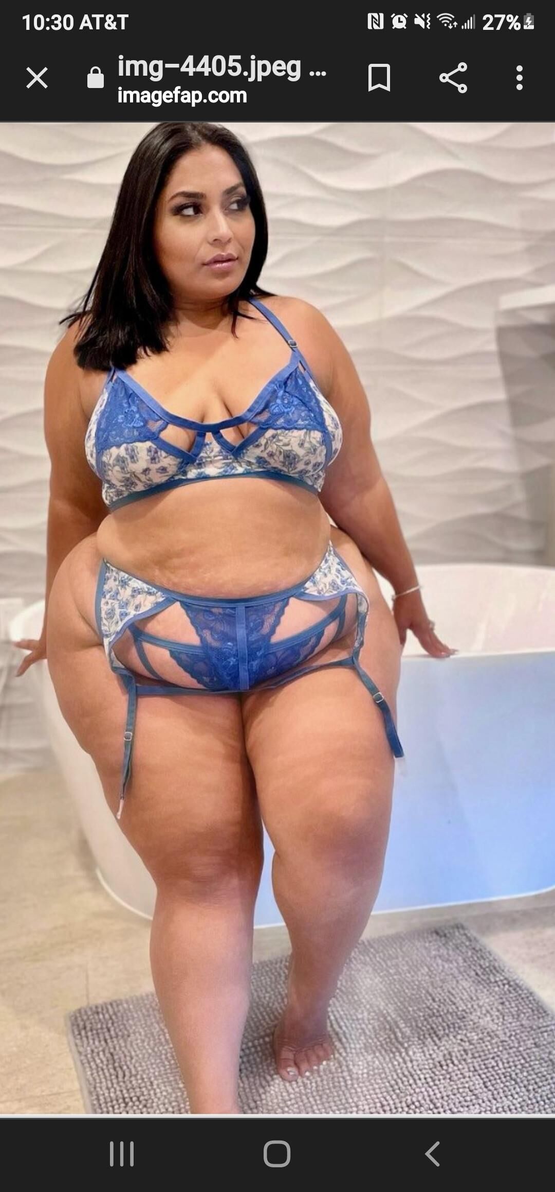 Latinas eu iria cavar fundo e duro