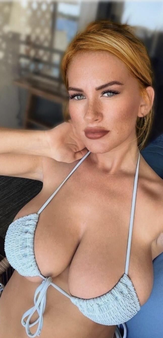 ..,,,,,,,,,... REDHEAD MASSIVE TITS ...,,..