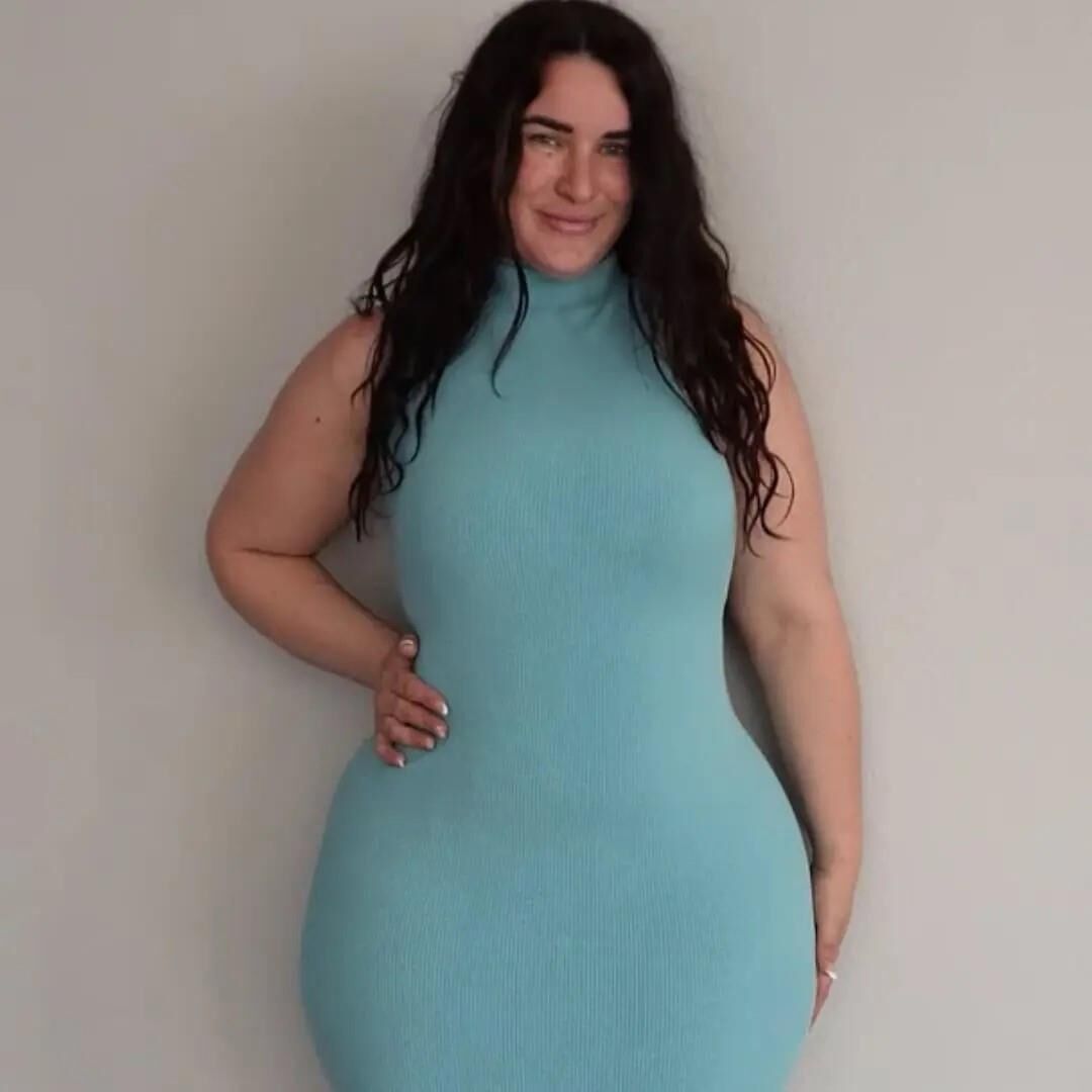 Luscious Full Bodied Latina Pawg Influencer