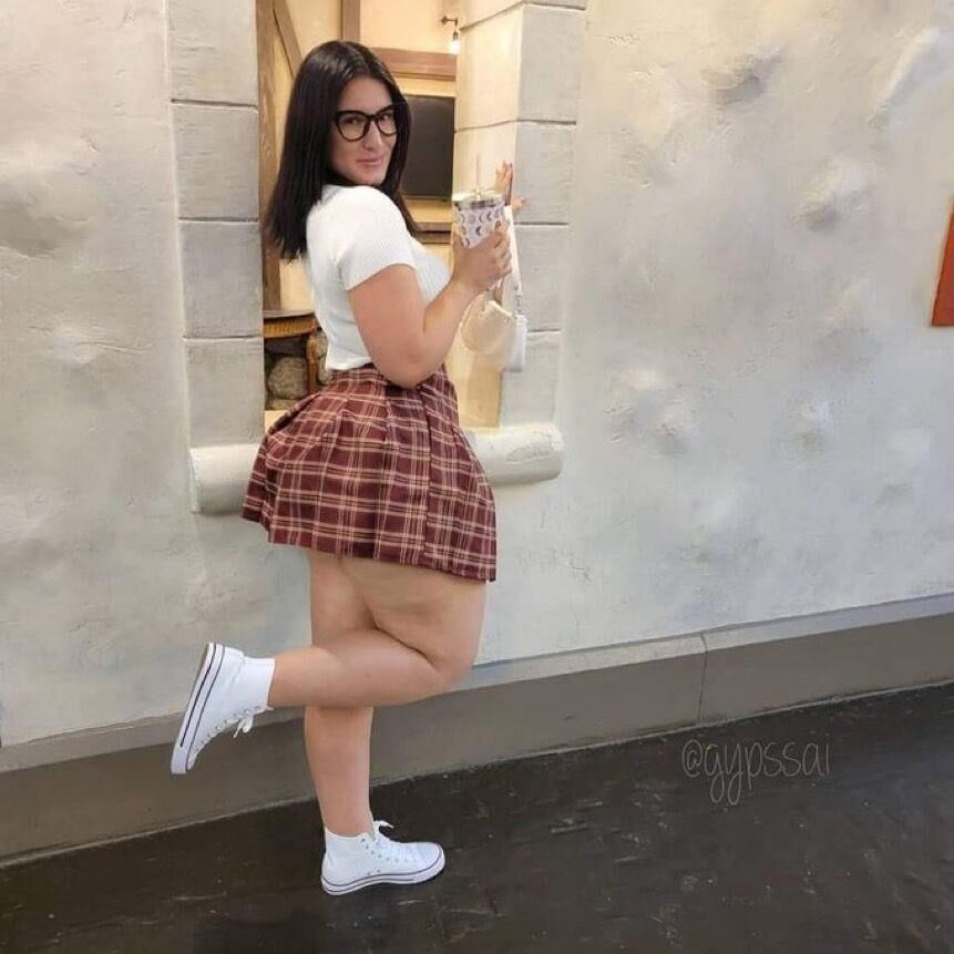 Luscious Full Bodied Latina Pawg Influencer