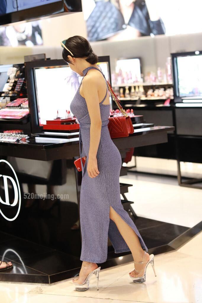 Asian Candid Women 