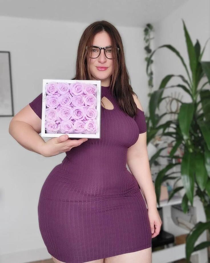 Luscious Full Bodied Latina Pawg Influencer