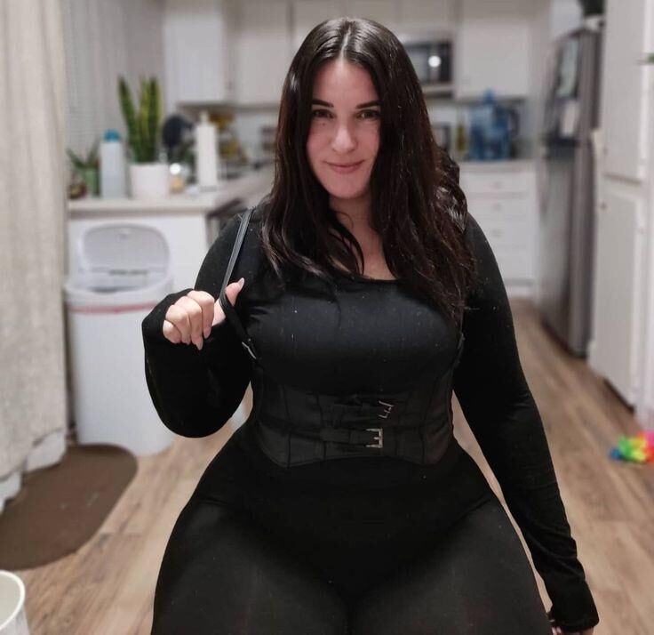 Luscious Full Bodied Latina Pawg Influencer