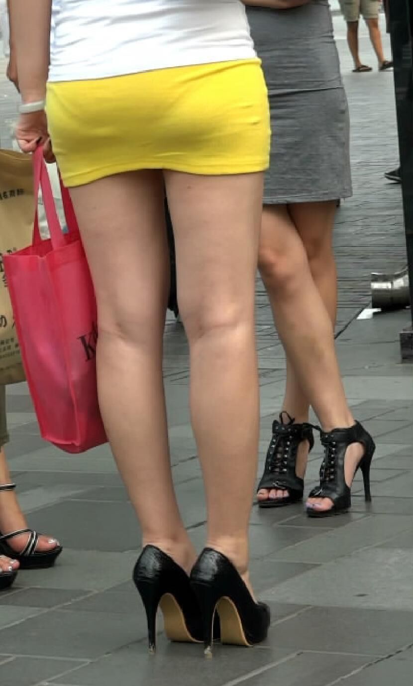 Asian Candid Women 