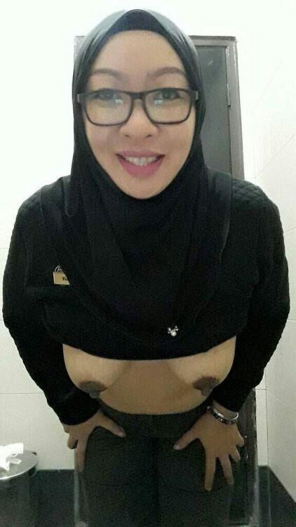 Hijab asiático en topless and nudes (mezcla)