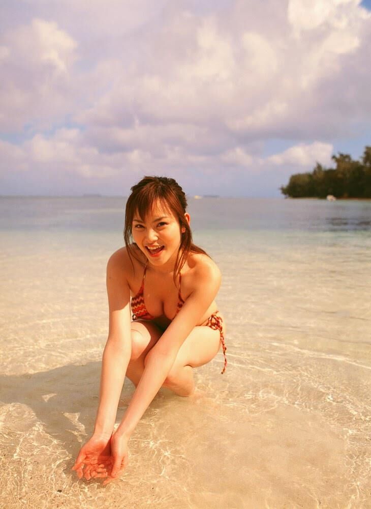 Asian Bikini Model Manami Morooka