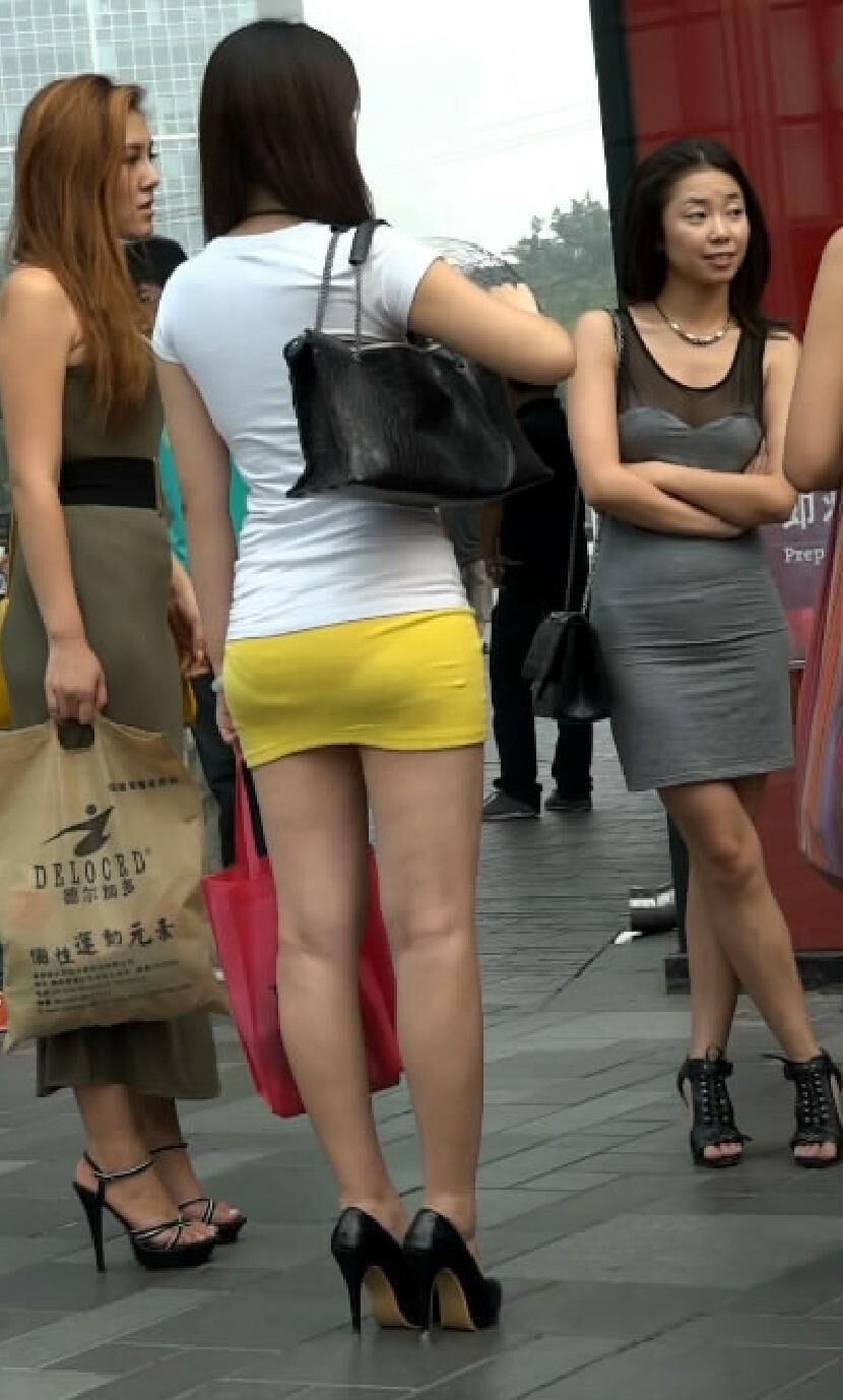 Asian Candid Women 