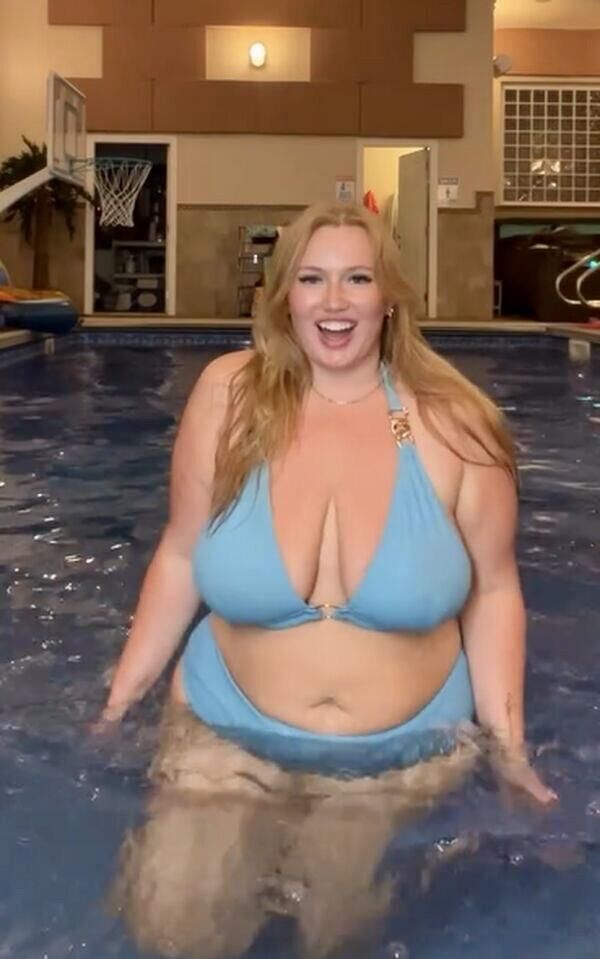Lena Big Ass Big Boobs pelirroja belleza bbw chica mezclada disparos calientes