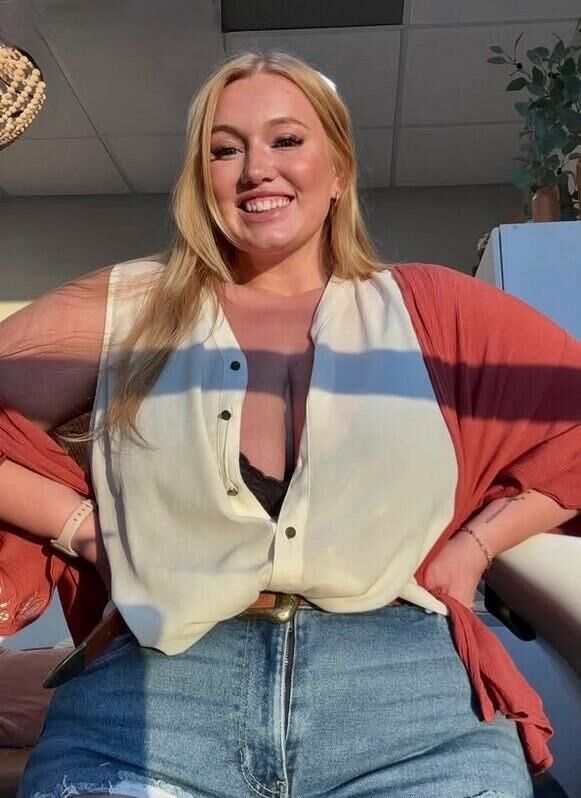 Lena Big Ass Big Boobs pelirroja belleza bbw chica mezclada disparos calientes