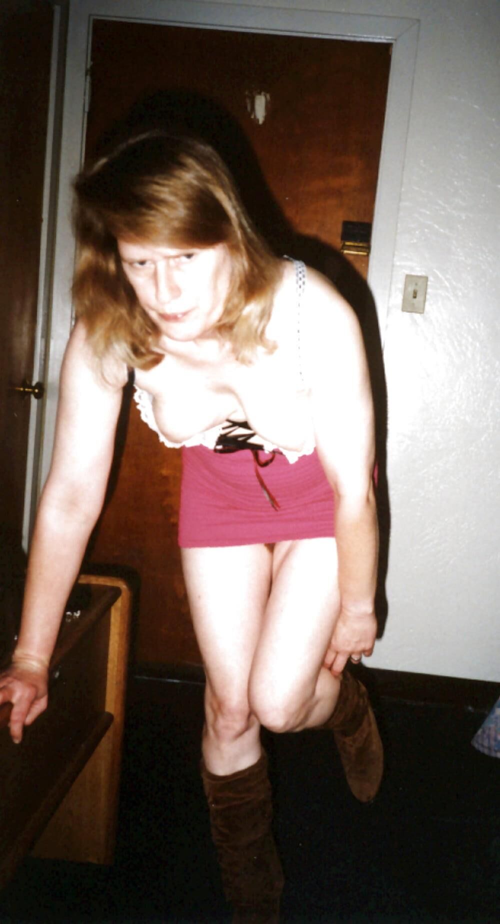 TheSia Whore no Rest Motel do viajante