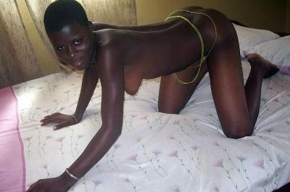 Africanos en tu cama adornados con cinturas