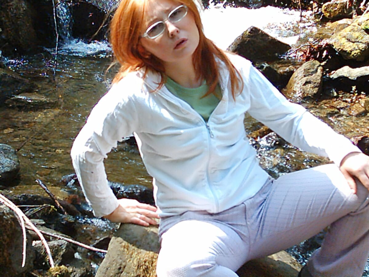 Petite Belette Rouquinette s'amuse en Plein Air