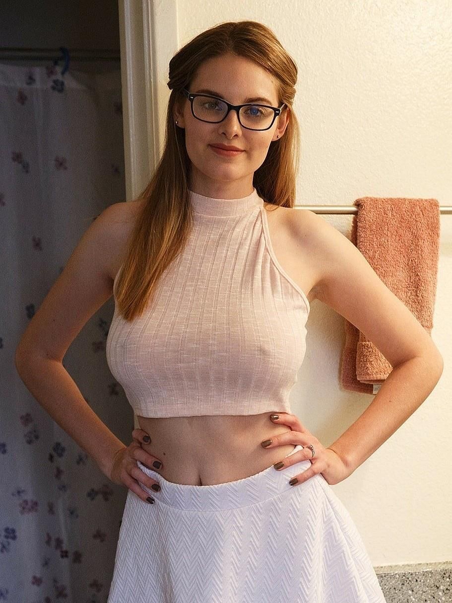 Red hot redheads braless and pokies