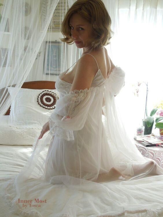 Ginger milf aime la lingerie