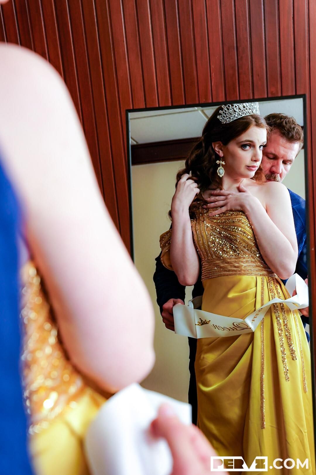 Marina Vaylor yo Reality Check para una reina de graduación Bratty