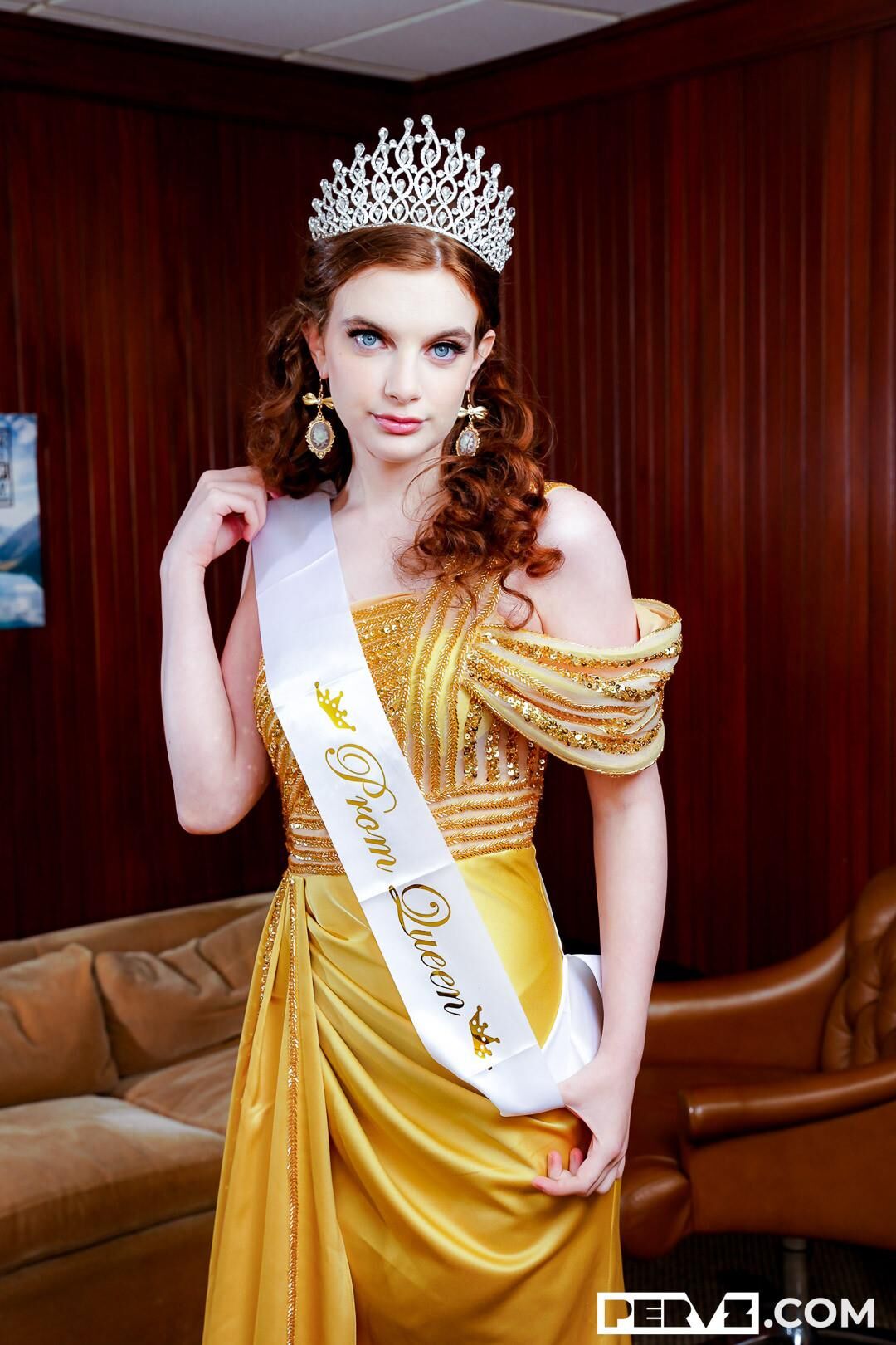 Marina Vaylor yo Reality Check para una reina de graduación Bratty
