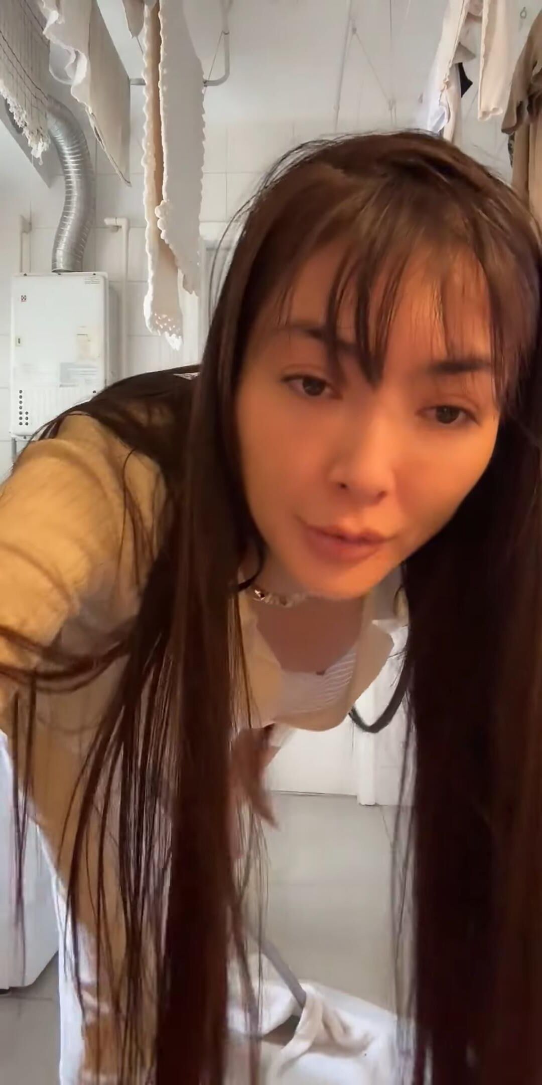 Menina asiática dowlouse