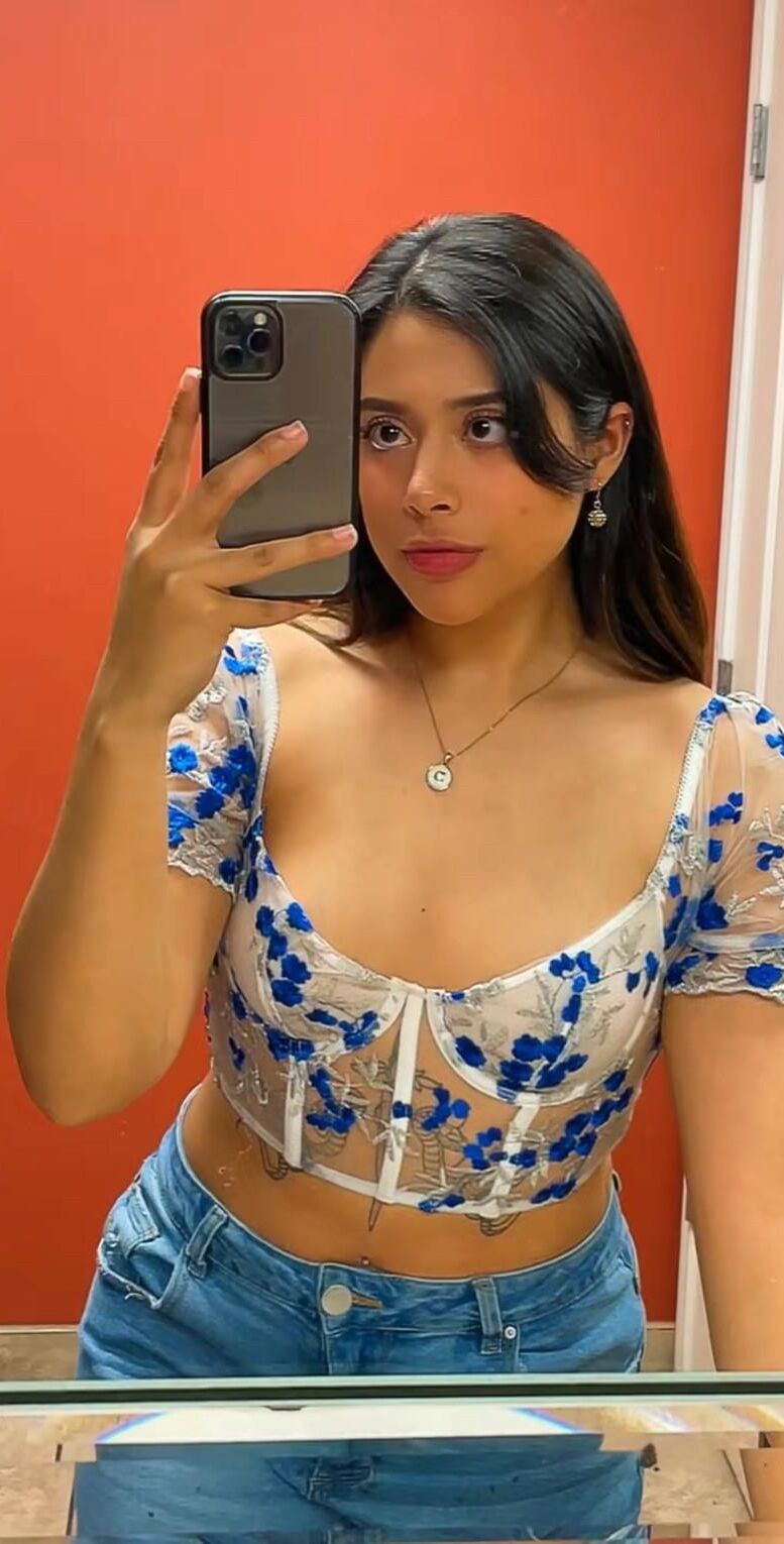 Carolina Latina Nurse w Nice Soles