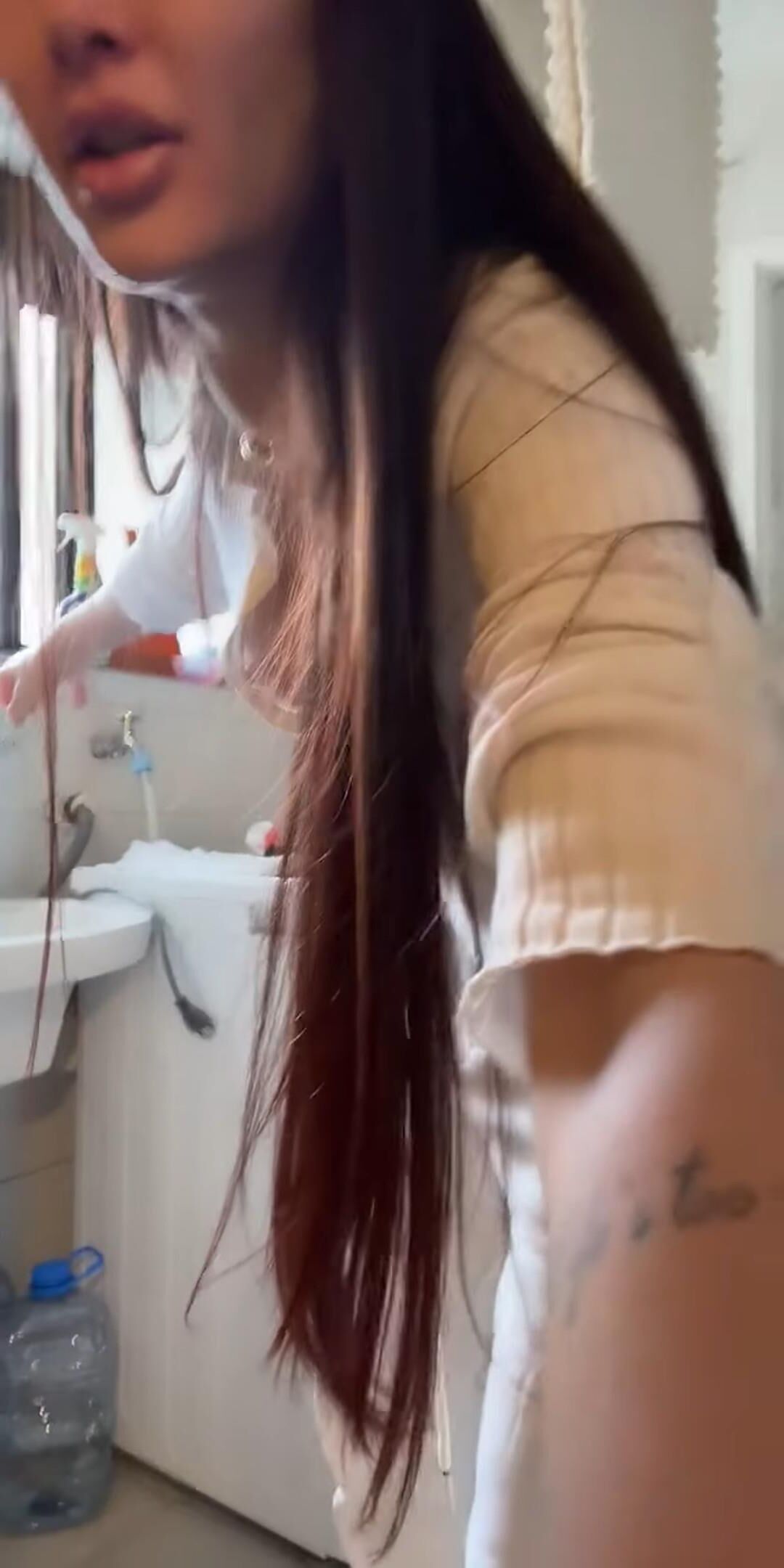 Menina asiática dowlouse