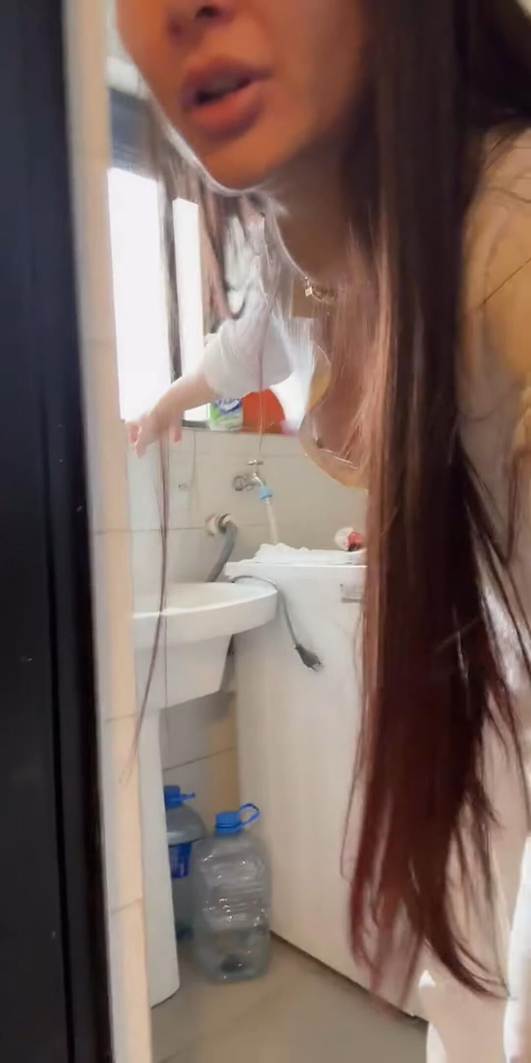 Menina asiática dowlouse