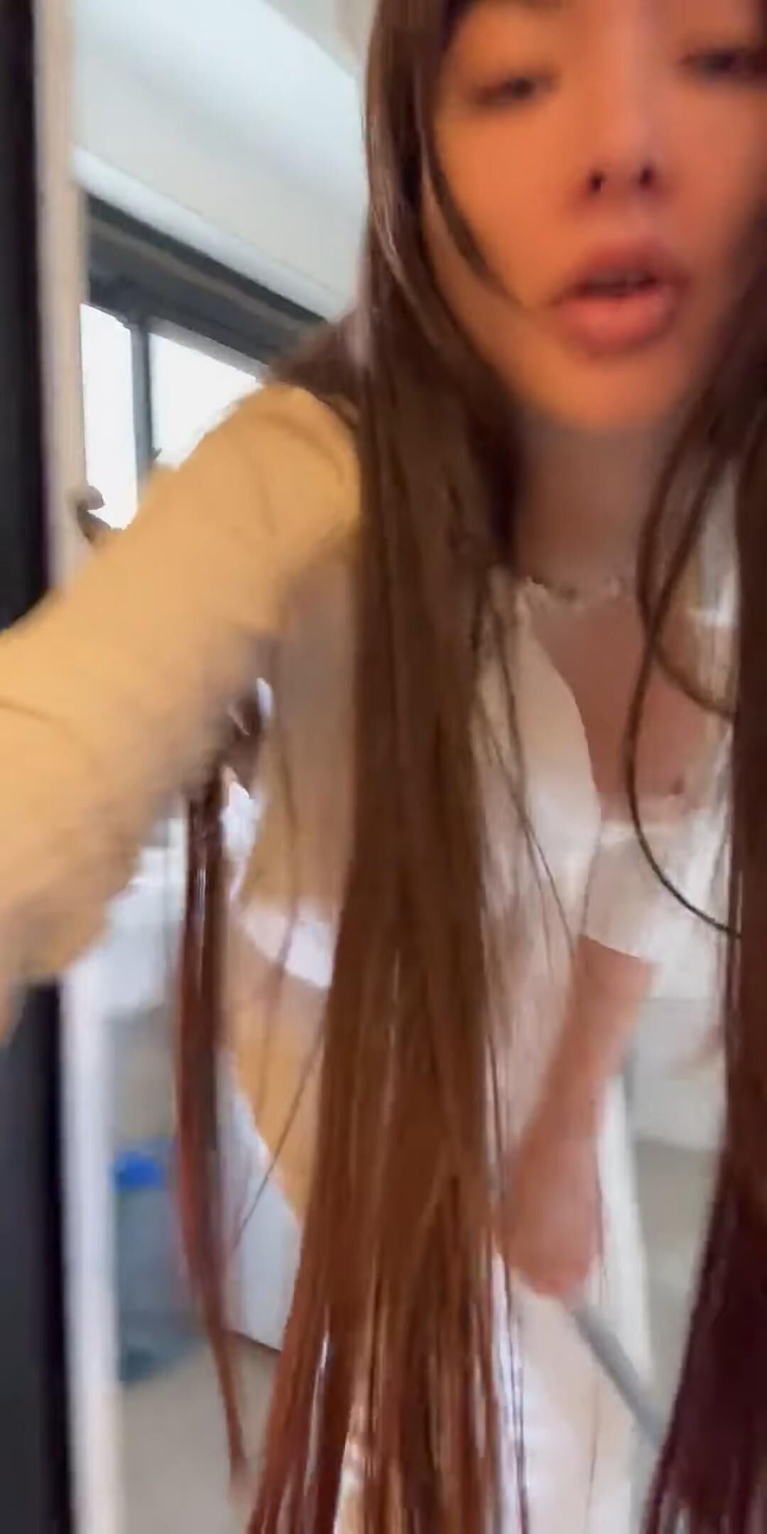 Menina asiática dowlouse