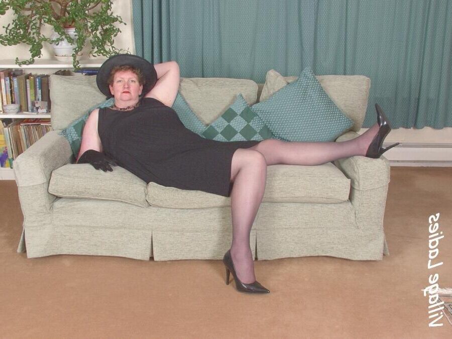 イングランドの巨大なおっぱいを持つBBWは、ファビオラと呼ばれます
