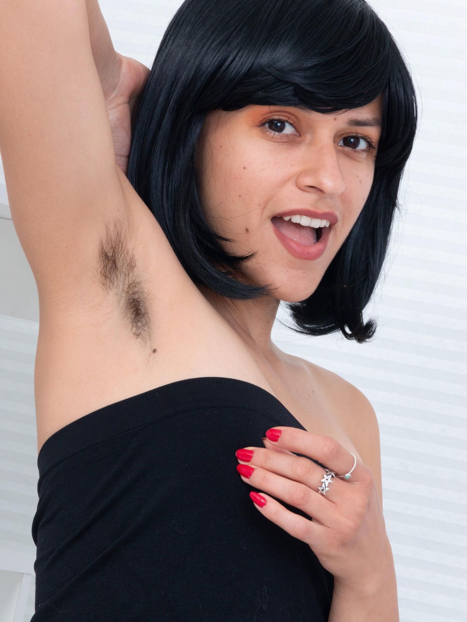 Mostrando seu arbusto asiático sexy