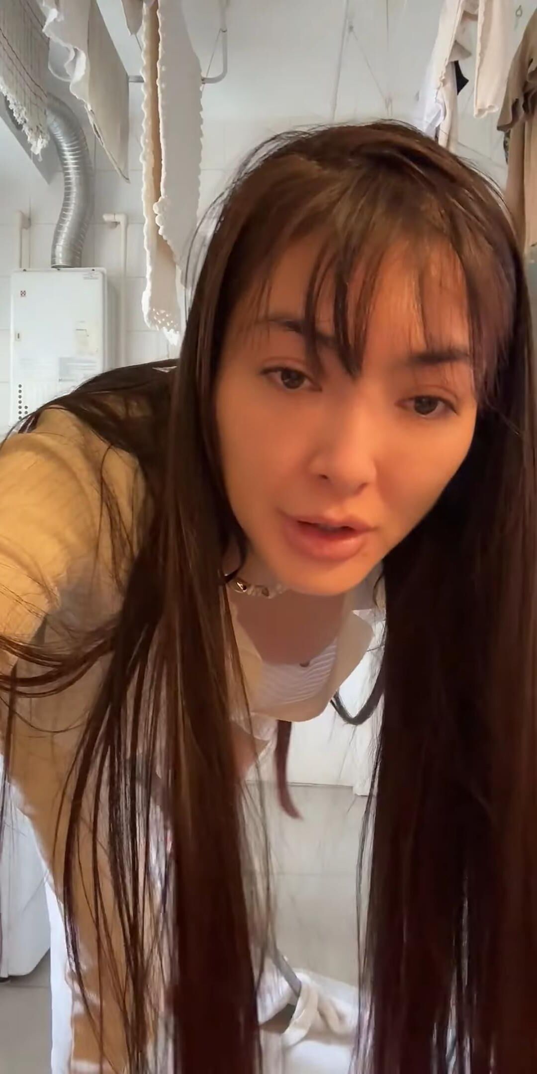 Menina asiática dowlouse