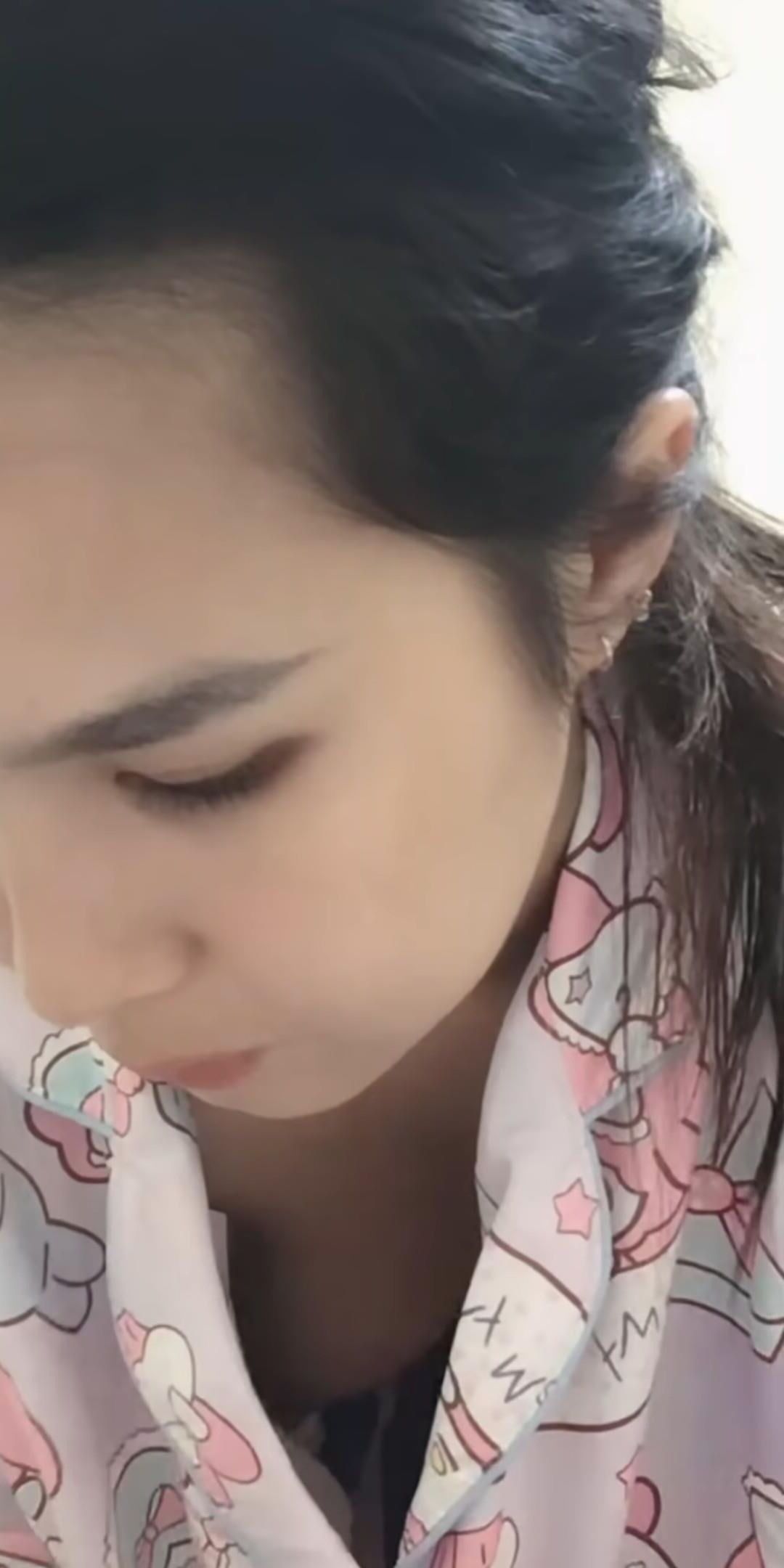 Asian Downblouse Nippel