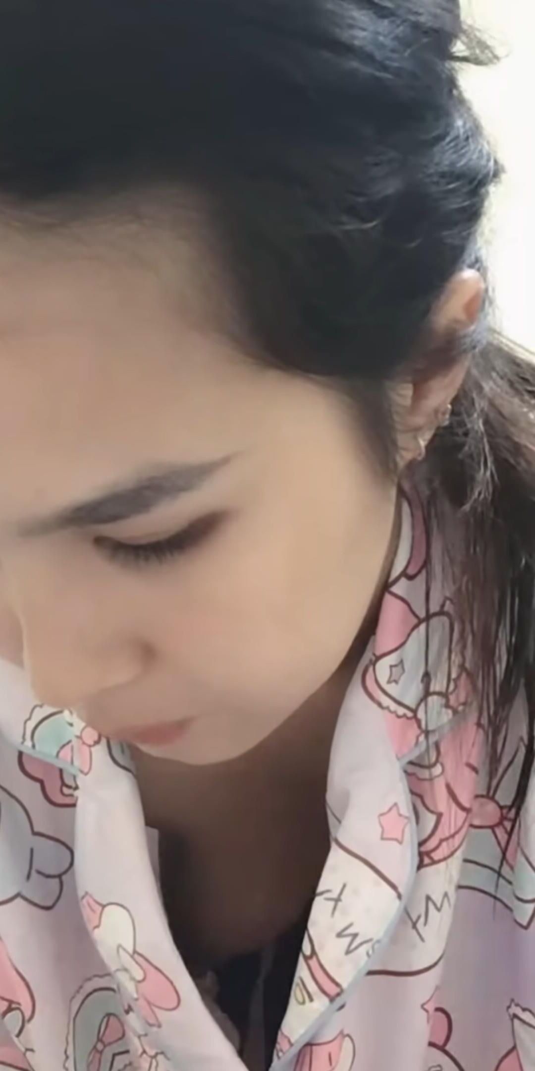 Asian Downblouse Nippel