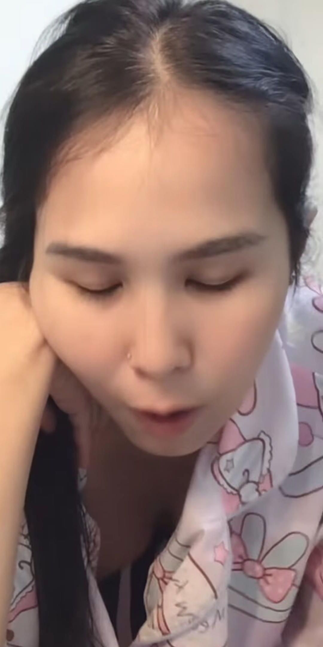 Asian Downblouse Nippel